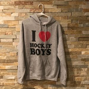 Gray Hoodie , good condition I ❤️Hockey boys